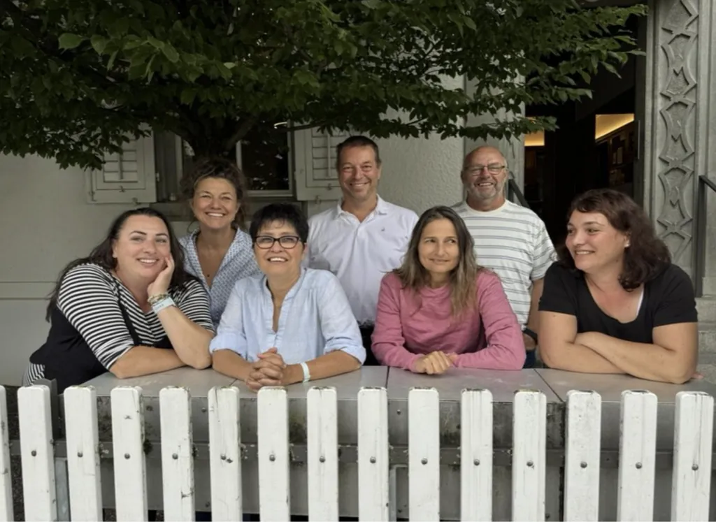 Gruppenfoto der Botschaftsgruppe